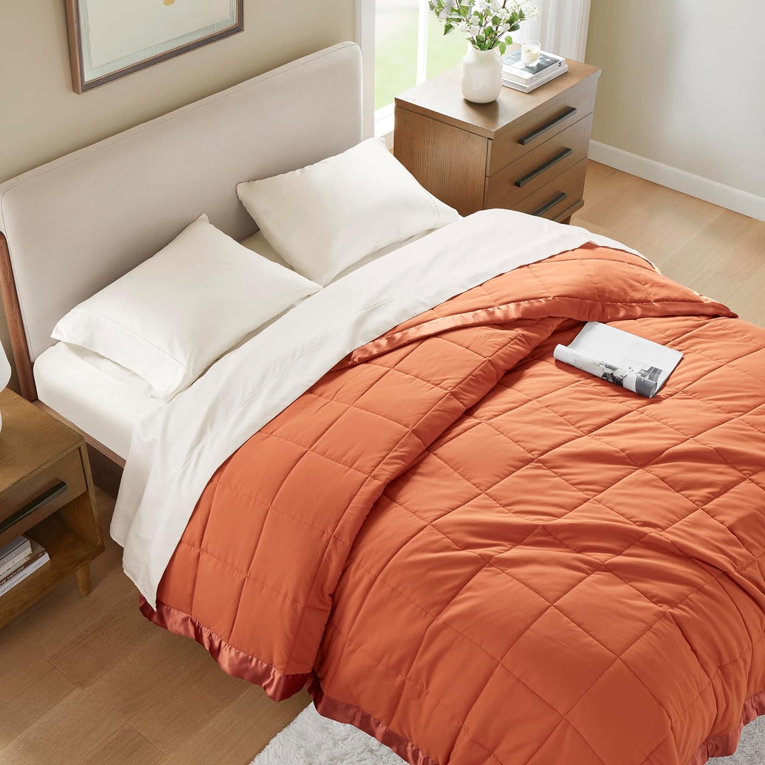 Lightweight Down Alternative Blanket with Moisture-Wicking – All Season Bed Cover with Satin Trim