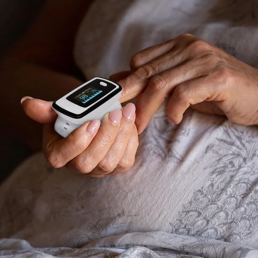 PulseGuard Compact Finger Oximeter for Rapid Health Monitoring