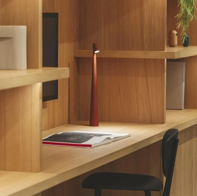 LED Mood Light with Wireless Functionality – Minimalist Design for Reading and Dining