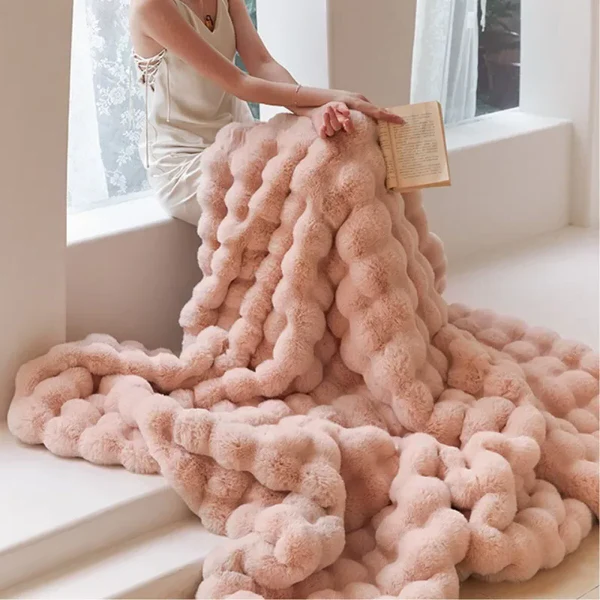 Faux Fur Throw Blanket in Rabbit Design for Winter Warmth