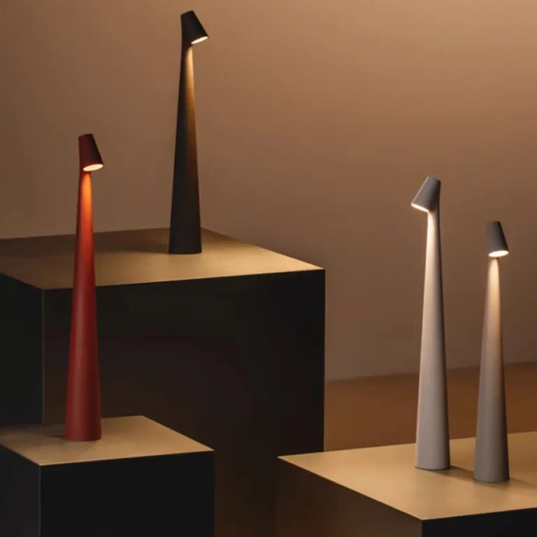 LED Mood Light with Wireless Functionality – Minimalist Design for Reading and Dining
