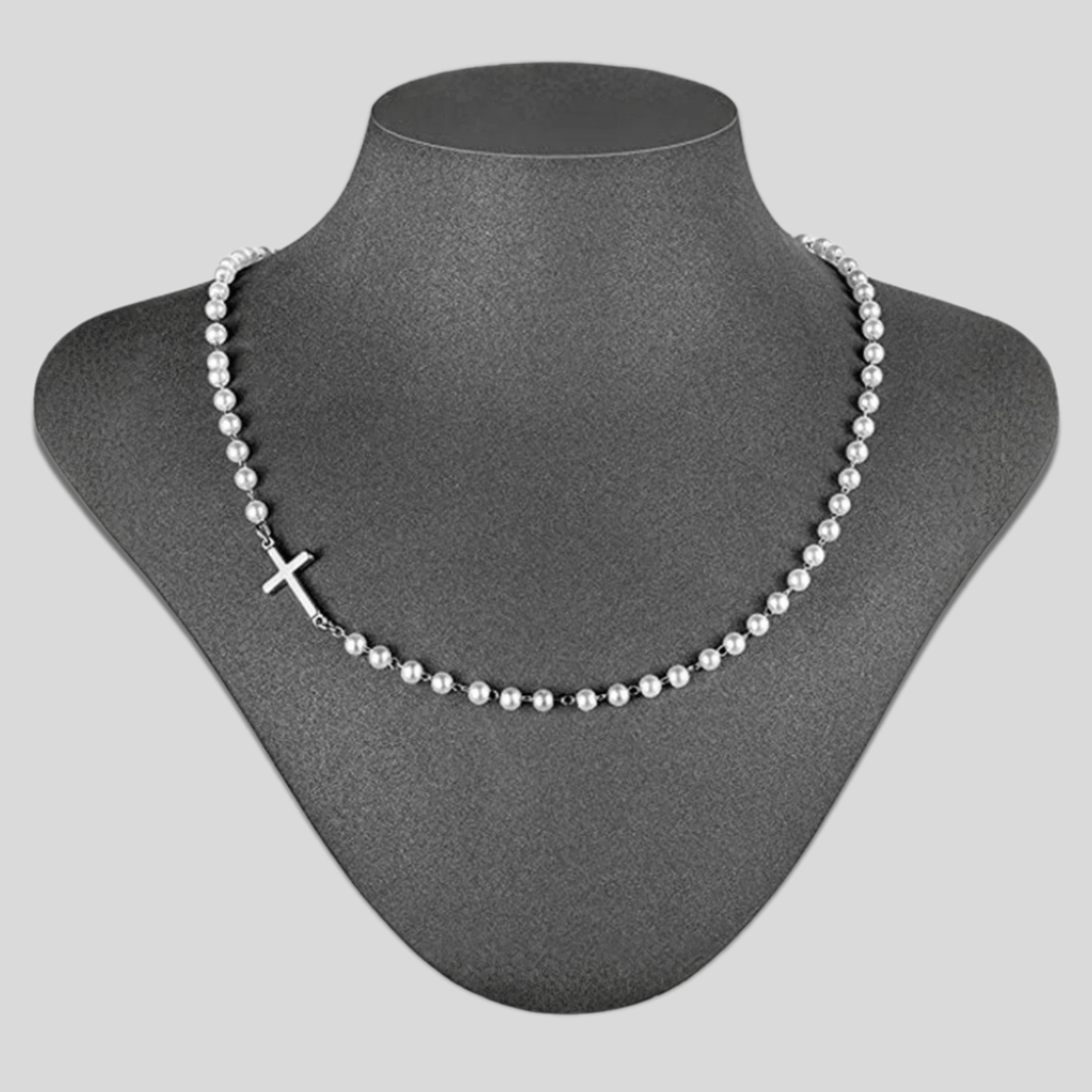 Elegant Waterproof Gold Necklace Crafted in Stainless Steel