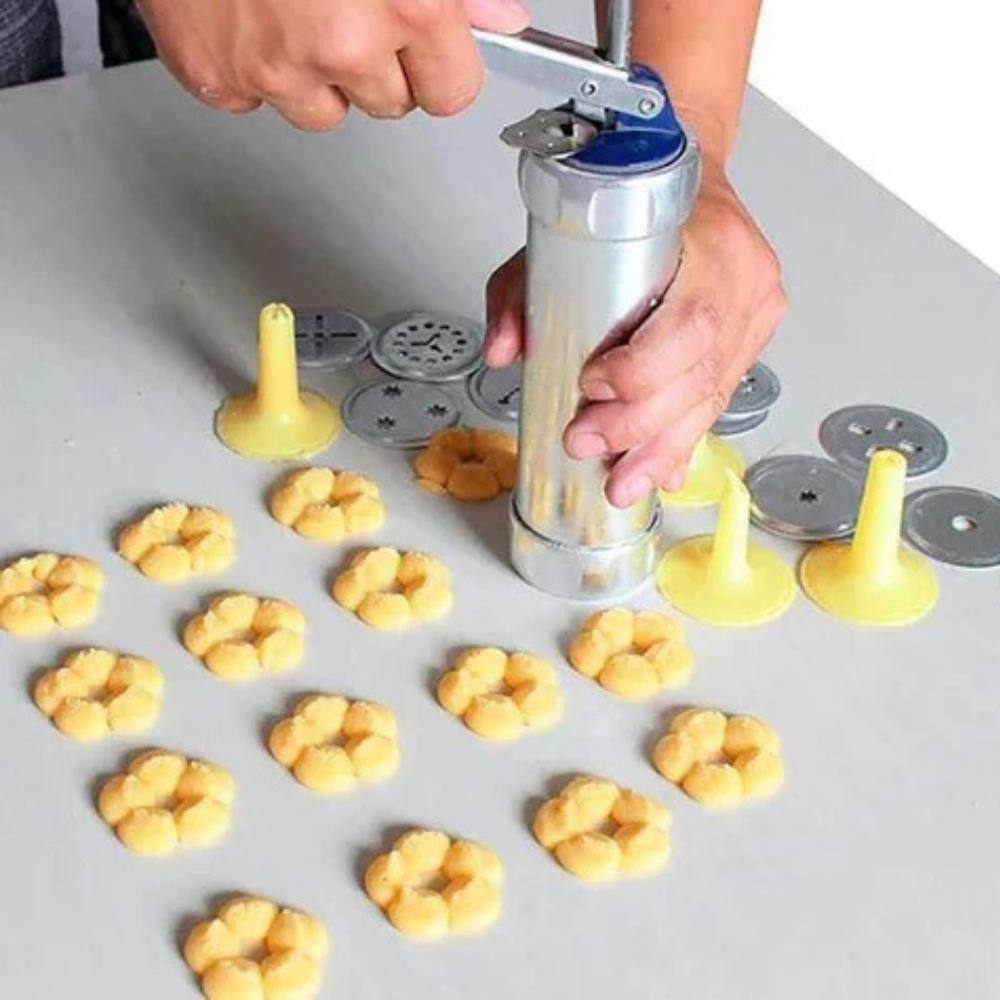 Aluminum Cookie & Pastry Shaper with 20 Discs & 4 Tips