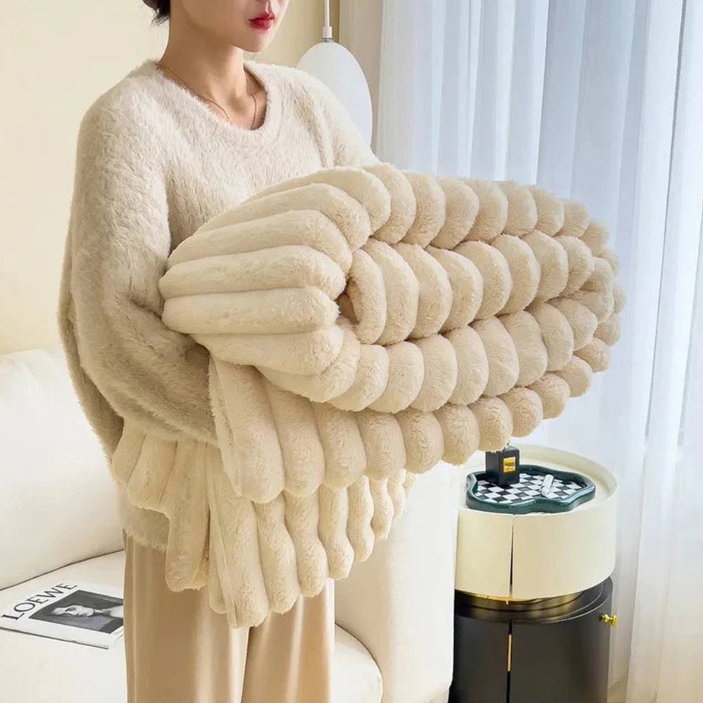 Plush Elegance Blanket: Soft Throw for Ultimate Comfort