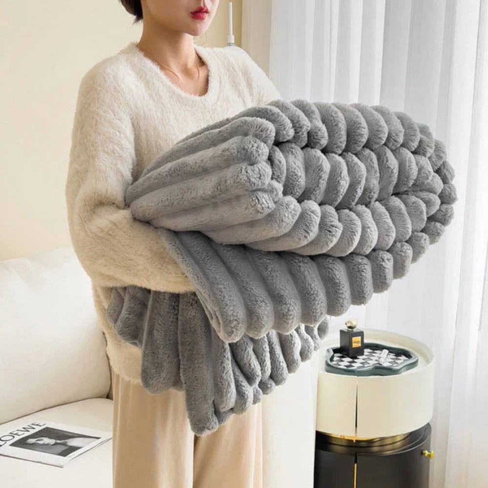 Plush Elegance Blanket: Soft Throw for Ultimate Comfort
