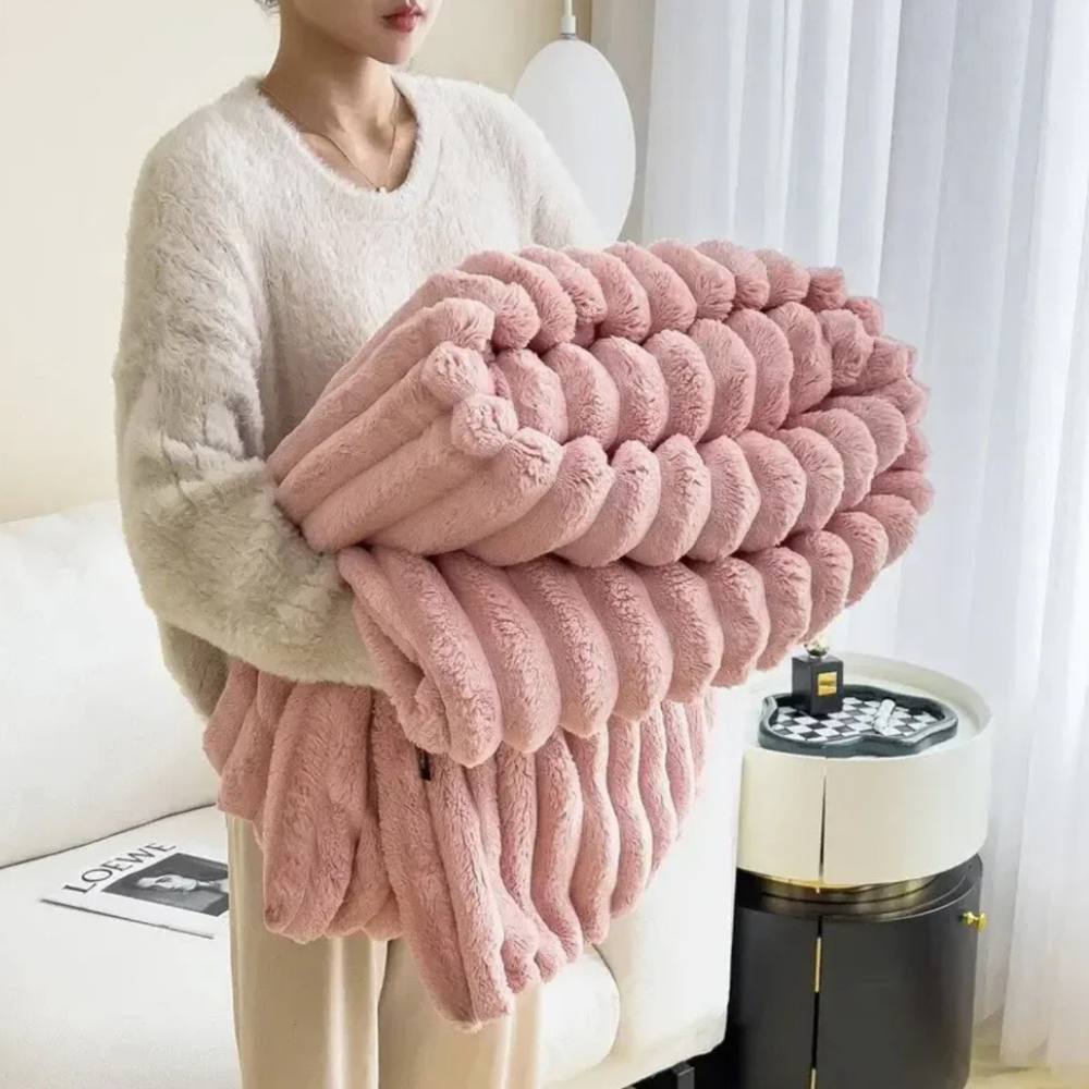 Plush Elegance Blanket: Soft Throw for Ultimate Comfort