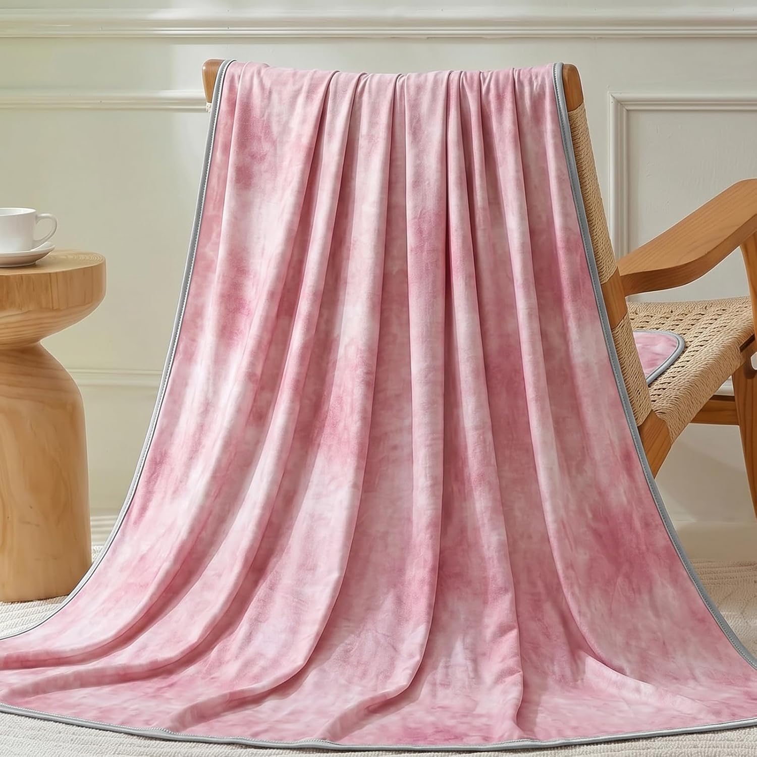 Cooling Throw Blanket for Hot Sleepers – Lightweight Summer Comfort