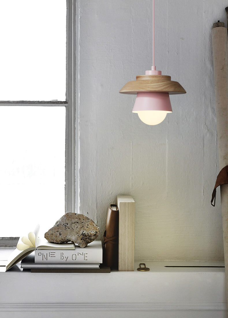 Wooden Pendant Light in Nordic Style