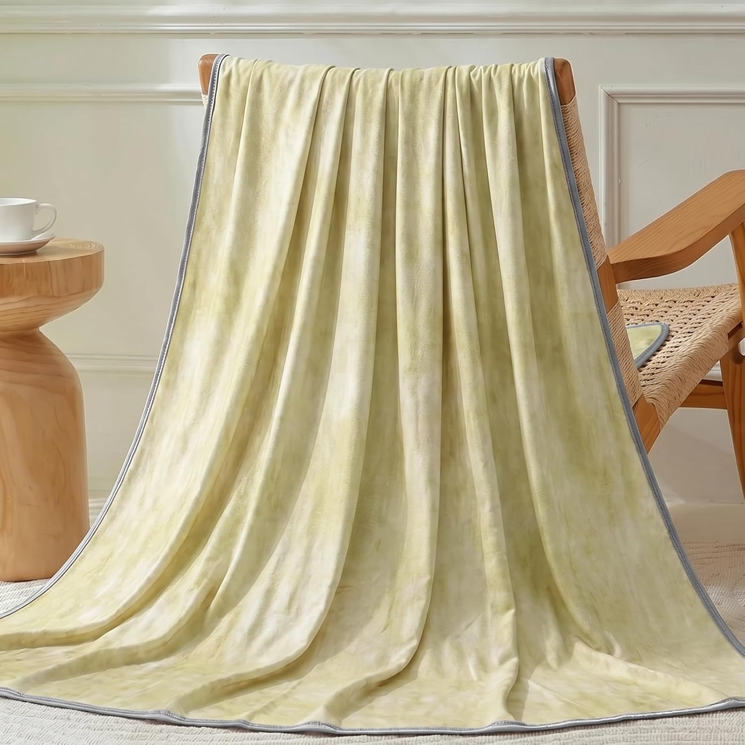 Cooling Throw Blanket for Hot Sleepers – Lightweight Summer Comfort